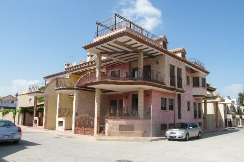 Townhouse in Daya Nueva, Alicante, Spain 6 bedrooms,  No. 115626
