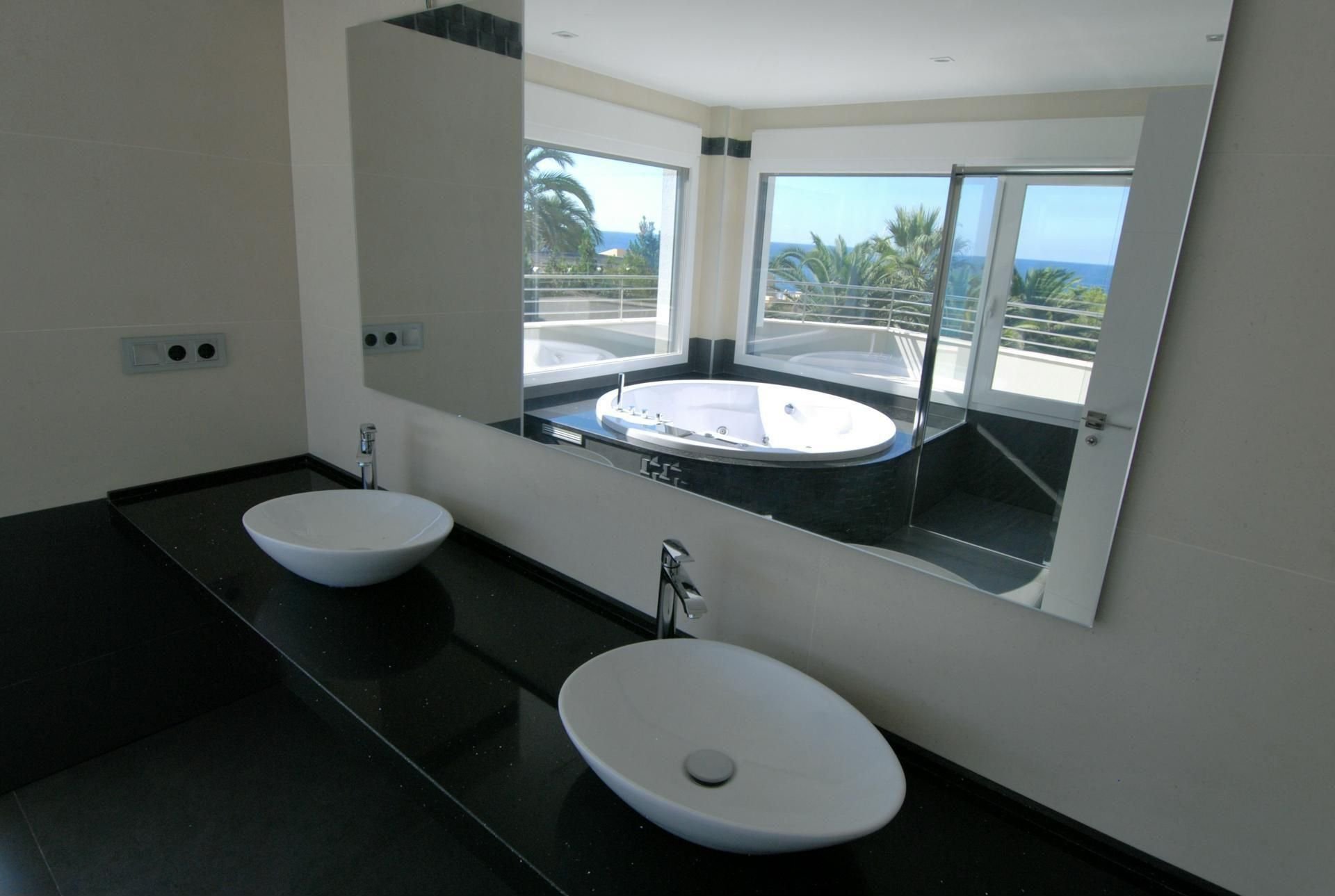 Villa i Calpe, Alicante, Spanien 5 sovrum, 520 kvm. Nr. 95722
