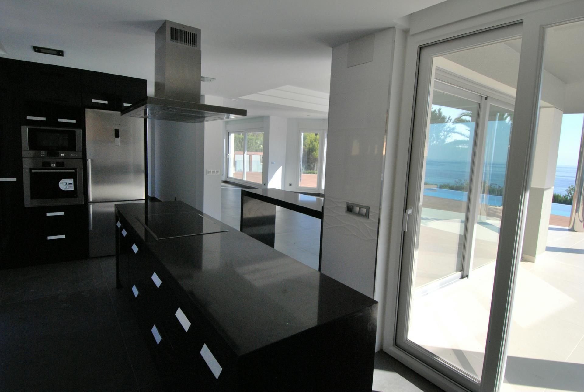 Villa i Calpe, Alicante, Spanien 5 sovrum, 520 kvm. Nr. 95722