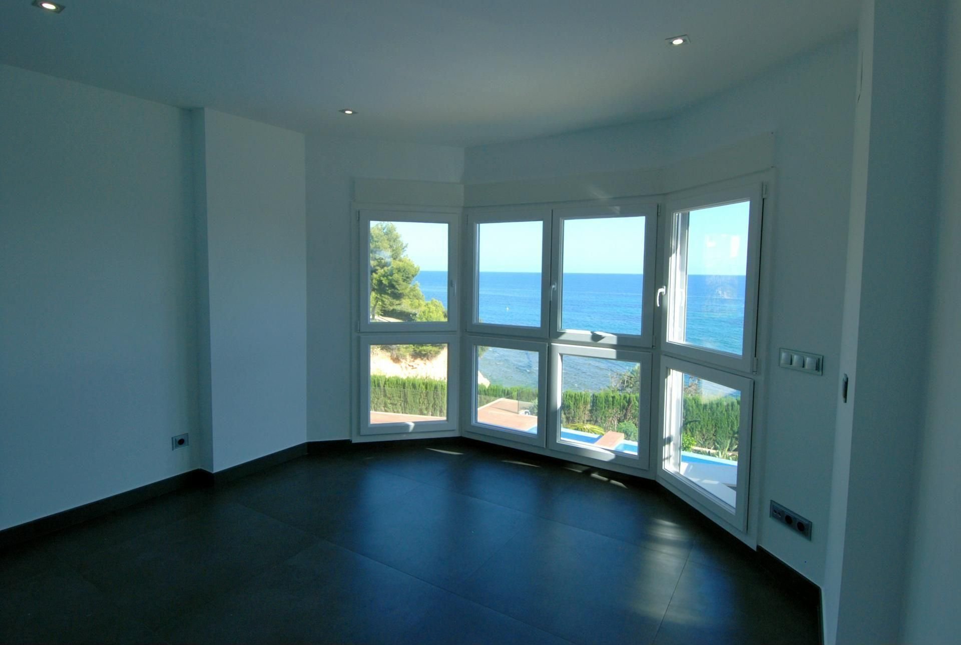 Villa i Calpe, Alicante, Spanien 5 sovrum, 520 kvm. Nr. 95722