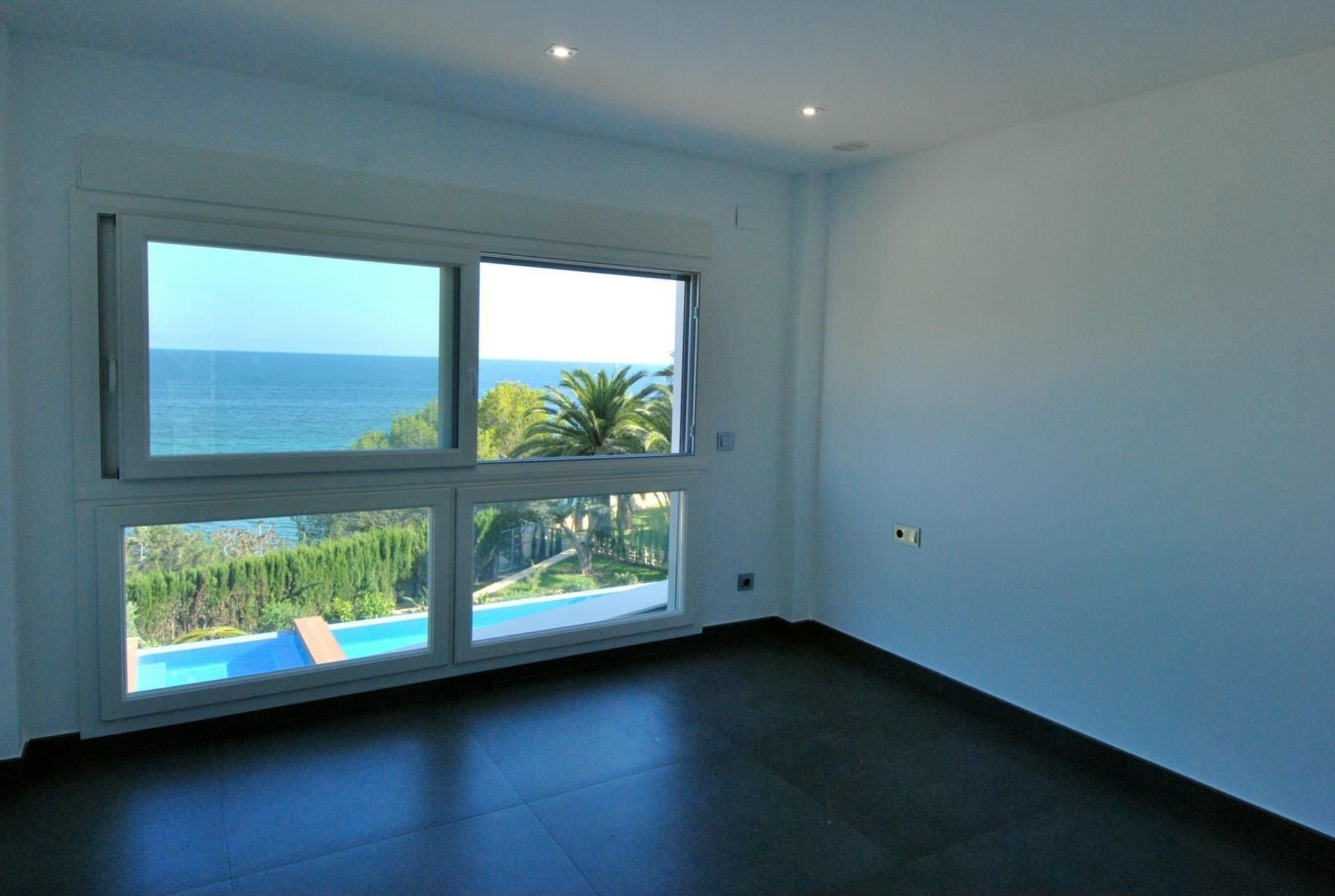 Villa i Calpe, Alicante, Spanien 5 sovrum, 520 kvm. Nr. 95722