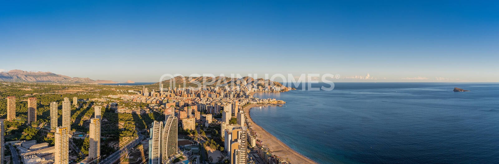 Apartment in Benidorm, Alicante, Spain 3 bedrooms, 176 sq.m. No. 52430