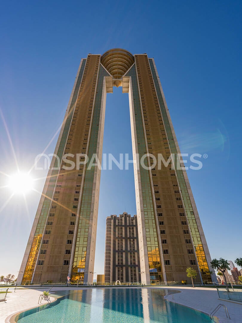 Apartment in Benidorm, Alicante, Spain 3 bedrooms, 176 sq.m. No. 52430