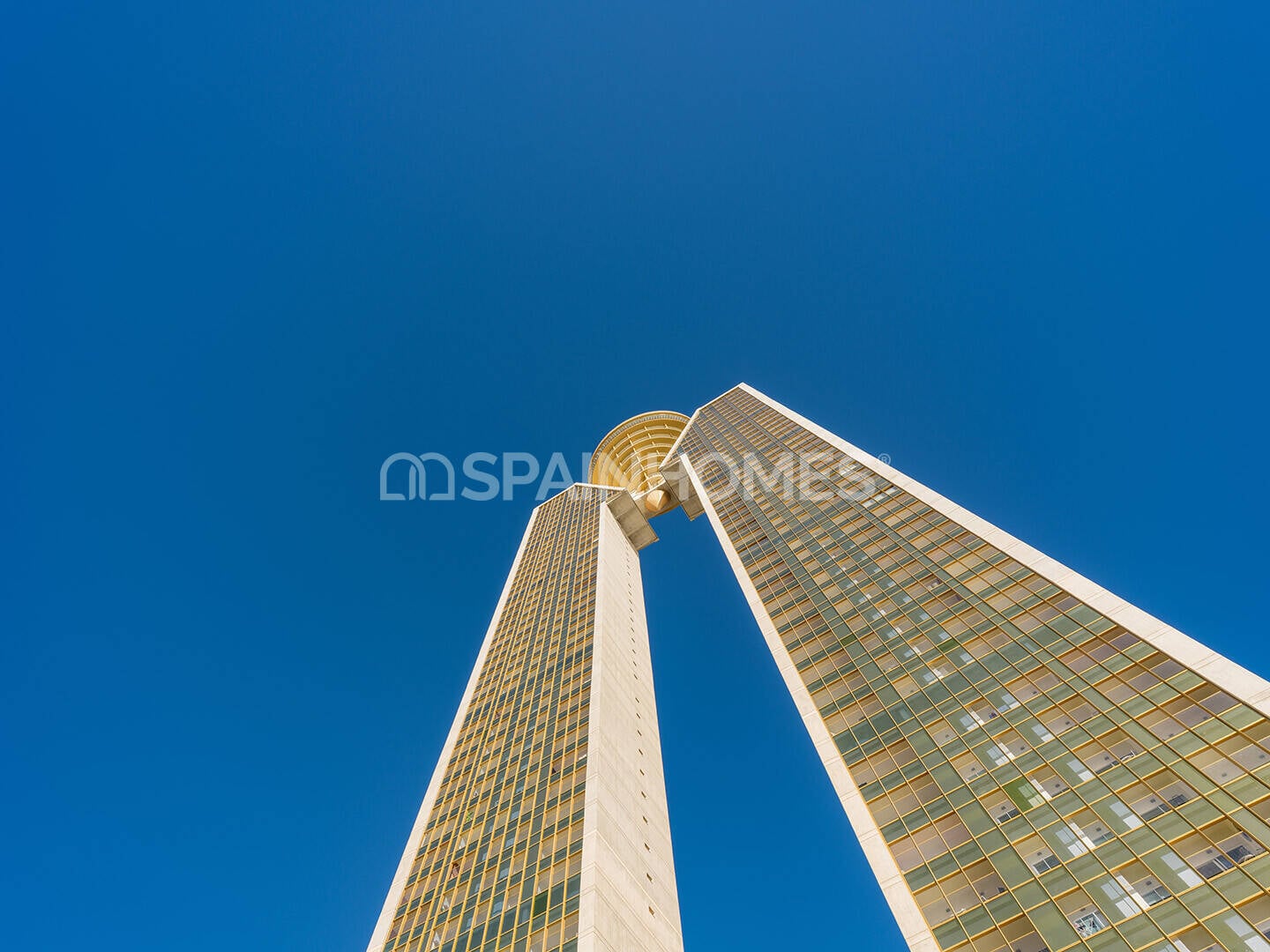Apartment in Benidorm, Alicante, Spain 3 bedrooms, 176 sq.m. No. 52430