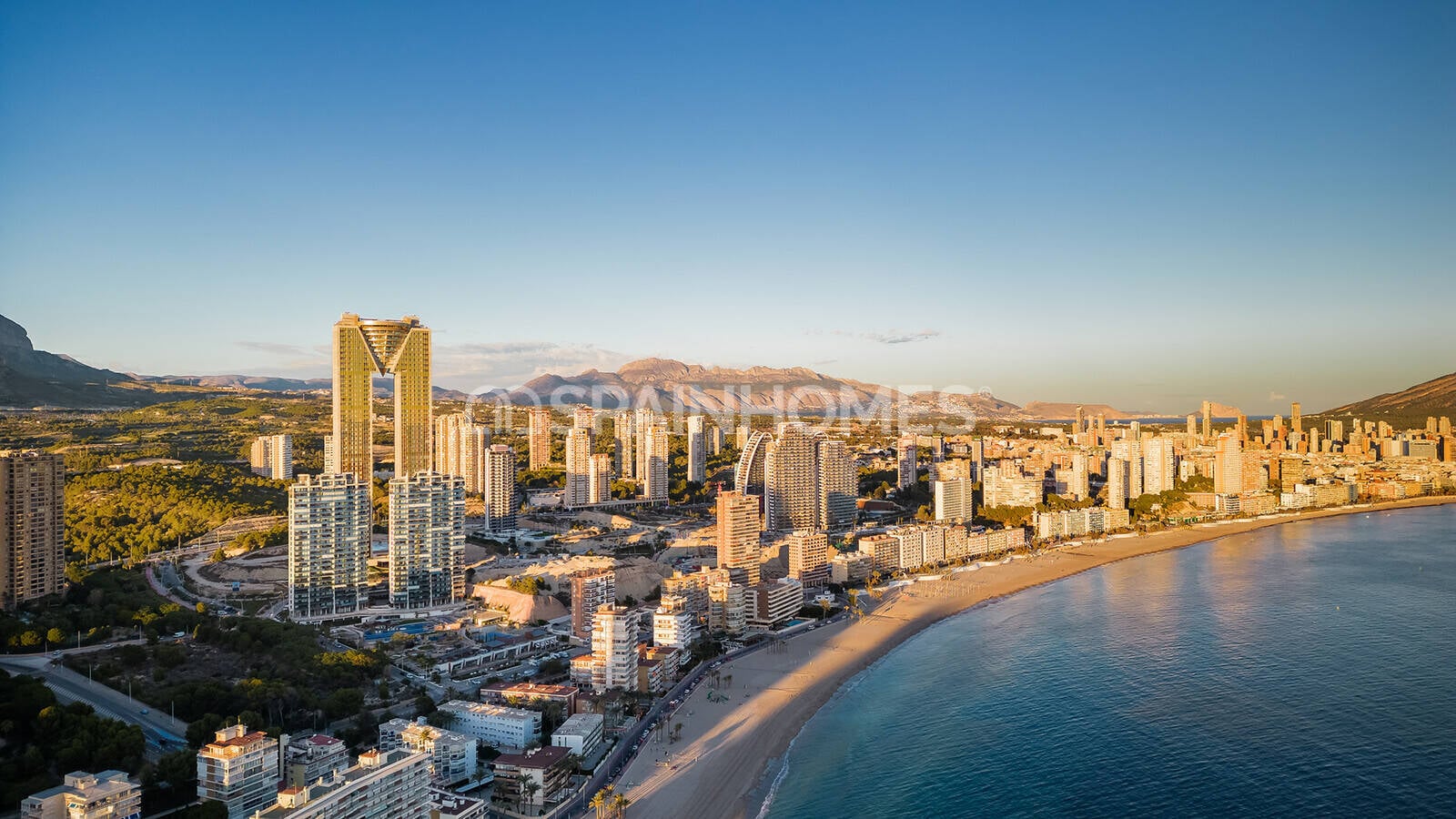 Apartment in Benidorm, Alicante, Spain 3 bedrooms, 176 sq.m. No. 52430