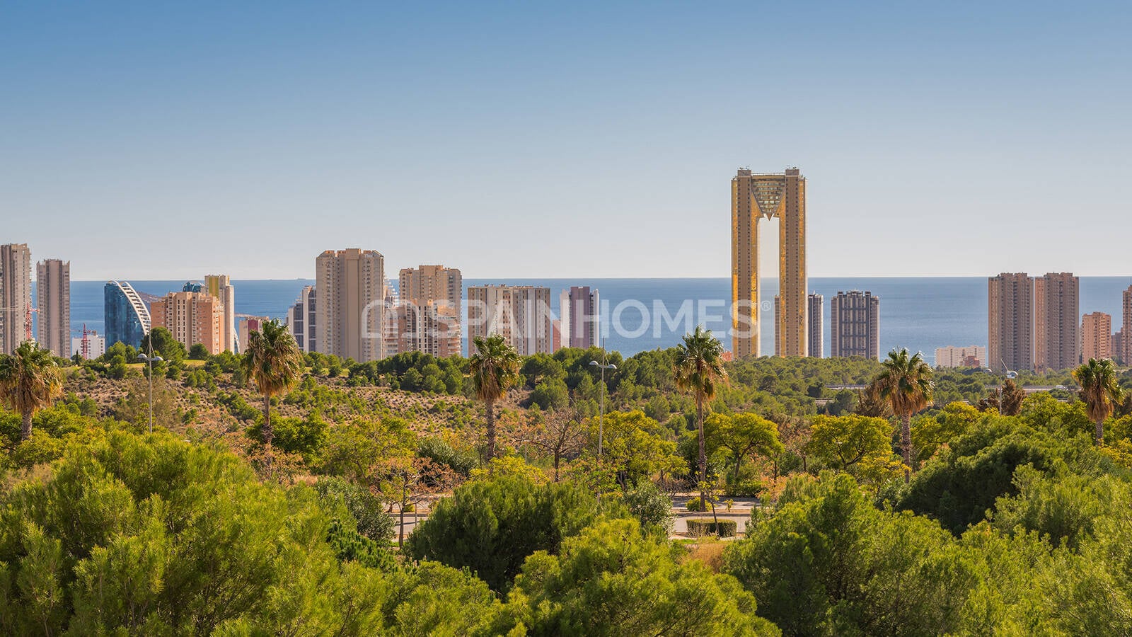 Apartment in Benidorm, Alicante, Spain 3 bedrooms, 176 sq.m. No. 52430
