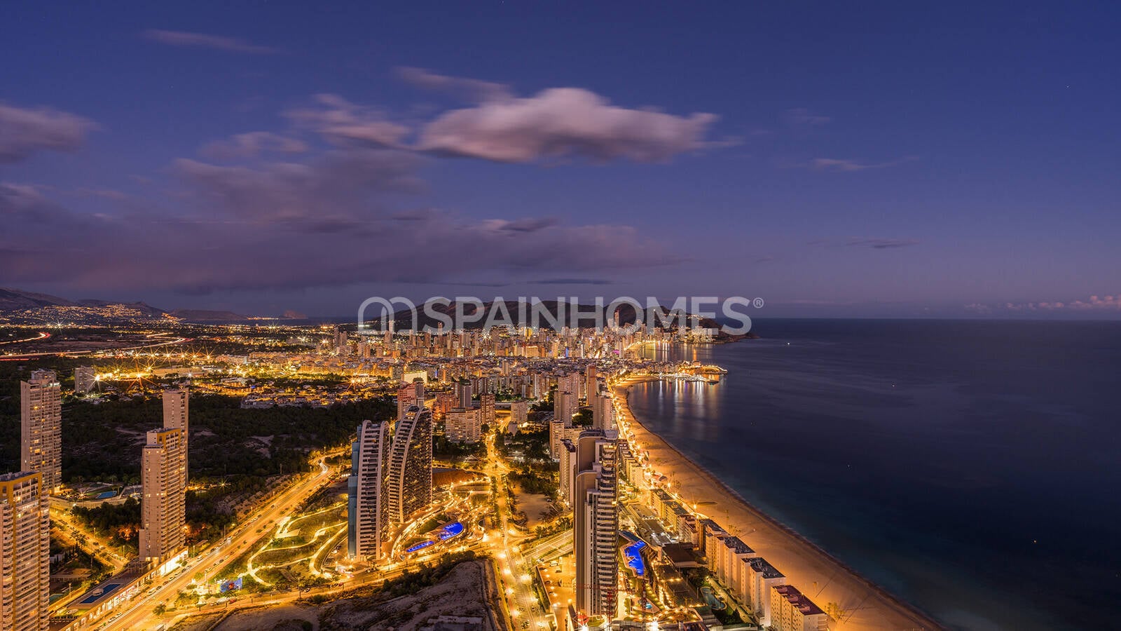 Apartment in Benidorm, Alicante, Spain 3 bedrooms, 176 sq.m. No. 52430