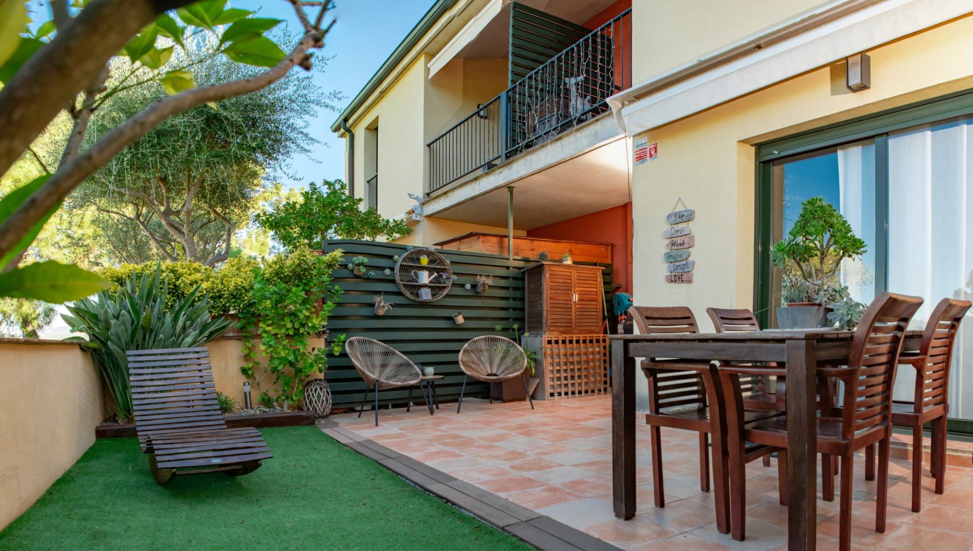 Kaupunkipientalo Lloret de Mar, Girona, Espanja 4 makuuhuonetta, 207 m2 No. 93399
