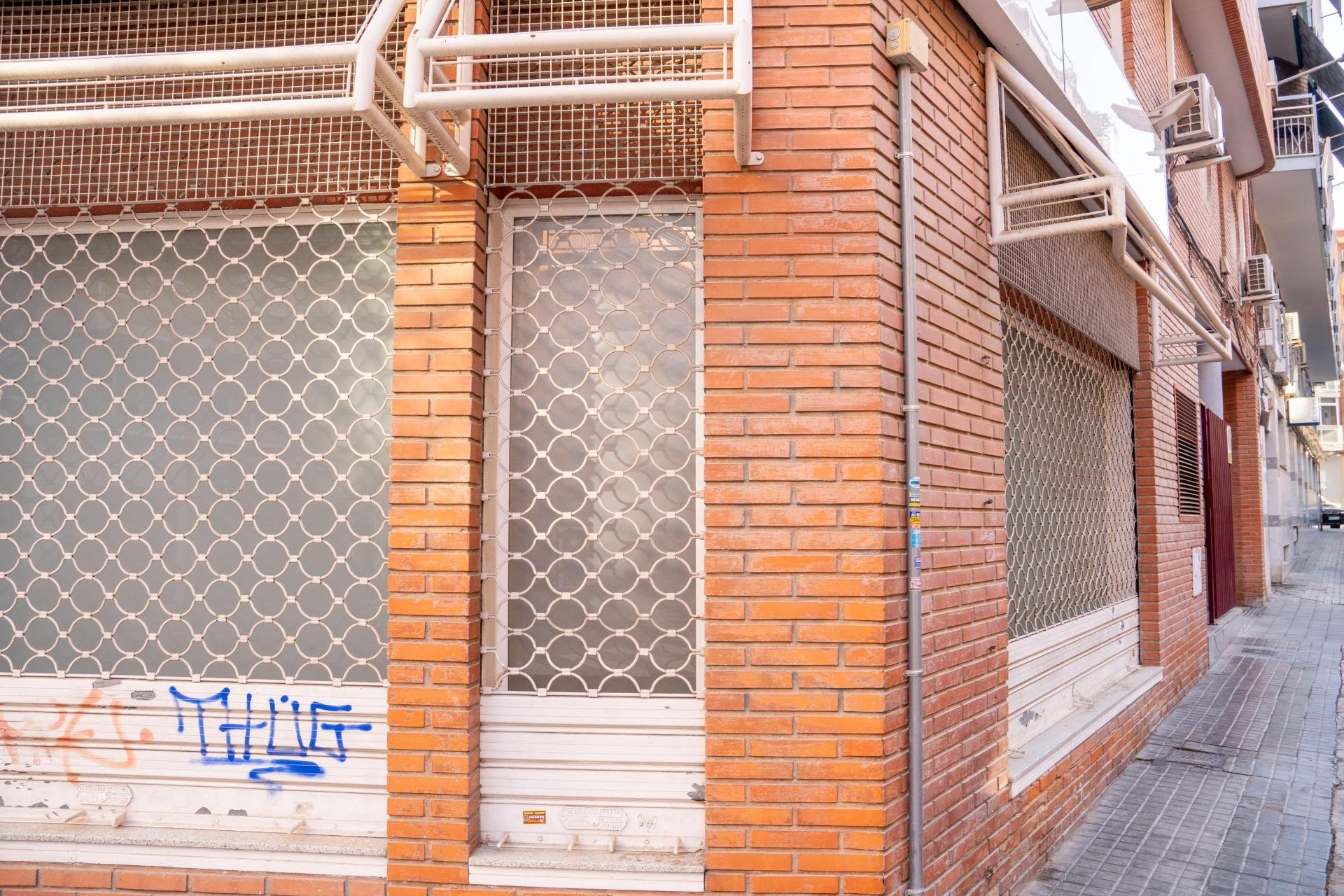 Commercial property in Alicante, Spain 330 sq.m. No. 91712