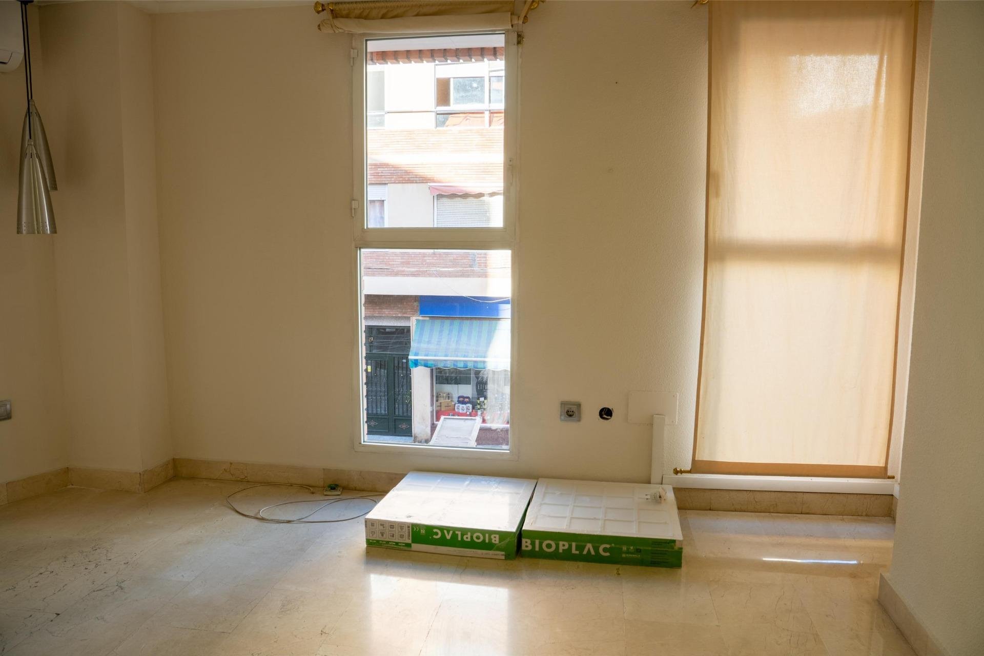 Commercial property in Alicante, Spain 330 sq.m. No. 91712