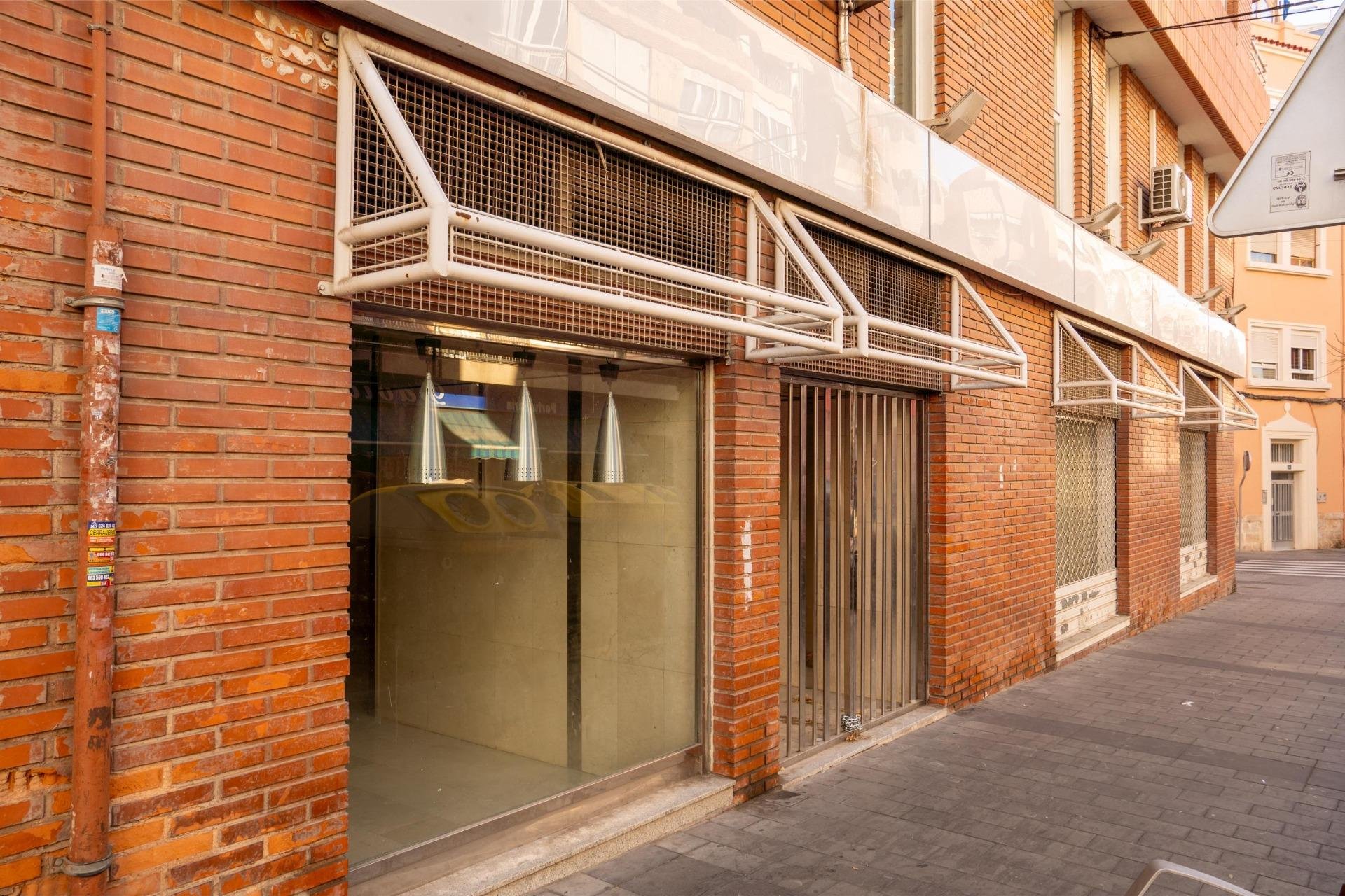 Commercial property in Alicante, Spain 330 sq.m. No. 91712