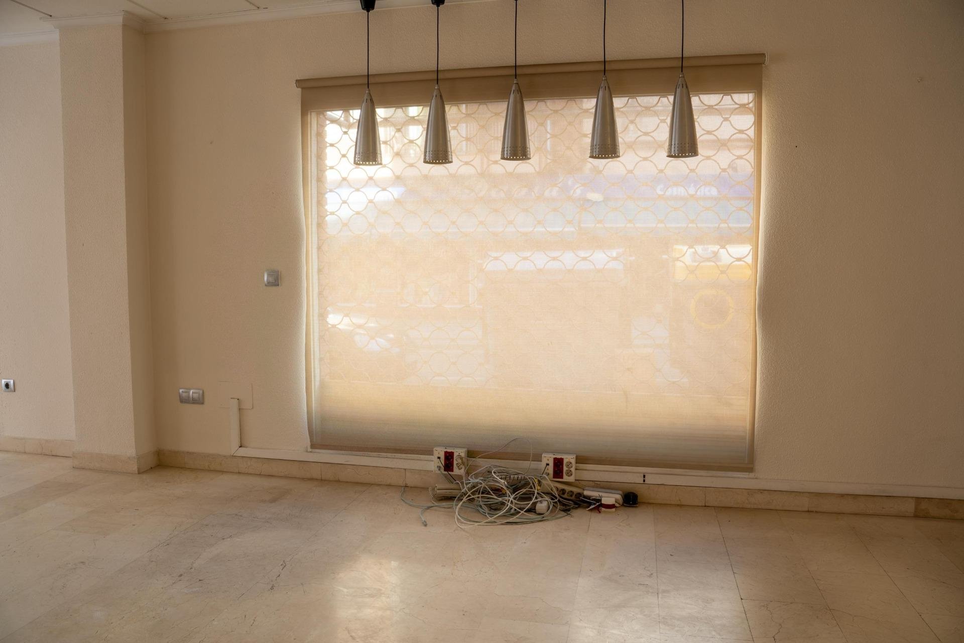 Commercial property in Alicante, Spain 330 sq.m. No. 91712