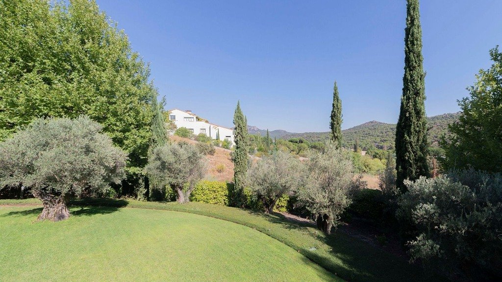 Villa in Cebreros, Avila, Spain 5 bedrooms, 696 sq.m. No. 105805