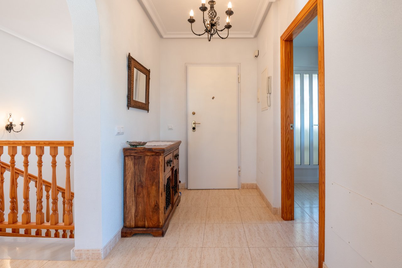 Villa i Algorfa, Alicante, Spanien 4 sovrum, 228 kvm. Nr. 84348