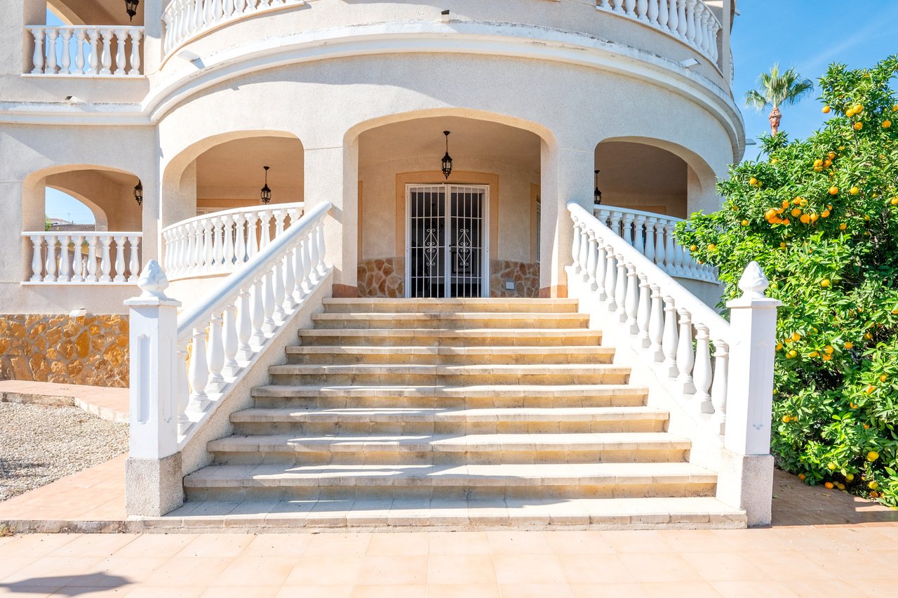 Villa i Algorfa, Alicante, Spanien 4 sovrum, 228 kvm. Nr. 84348