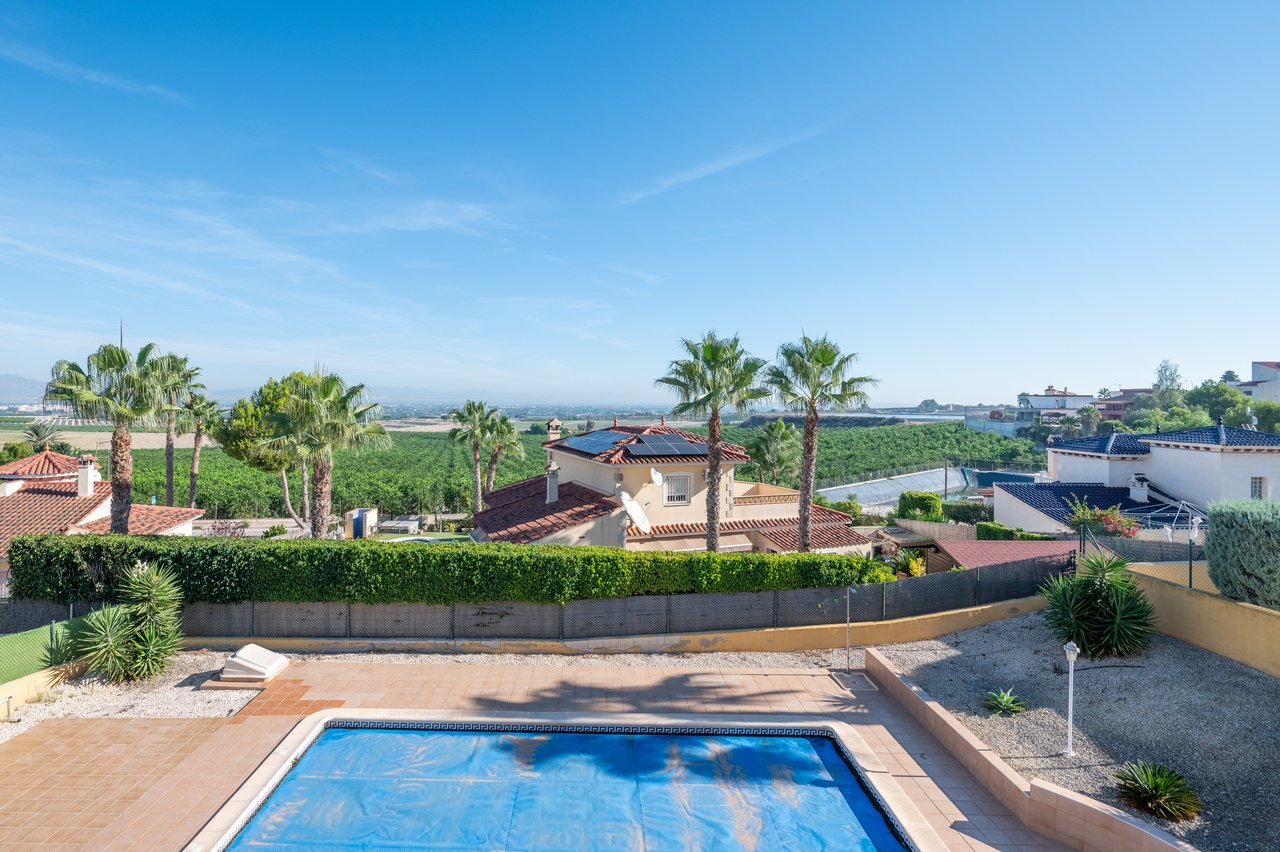 Villa i Algorfa, Alicante, Spanien 4 sovrum, 228 kvm. Nr. 84348