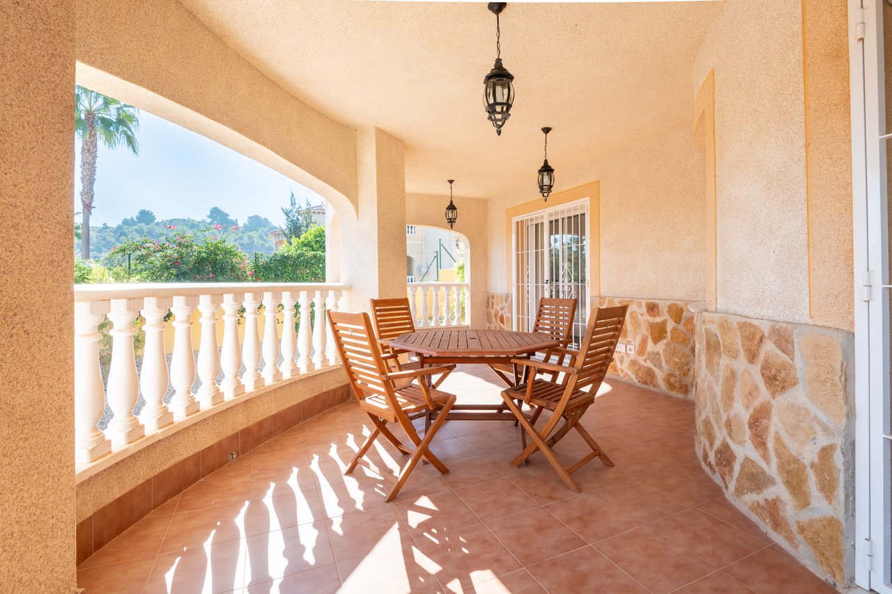 Villa i Algorfa, Alicante, Spanien 4 sovrum, 228 kvm. Nr. 84348