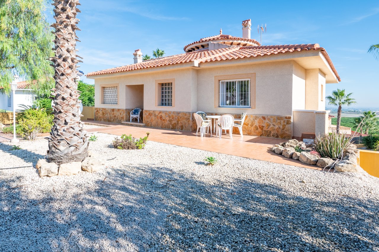 Villa i Algorfa, Alicante, Spanien 4 sovrum, 228 kvm. Nr. 84348