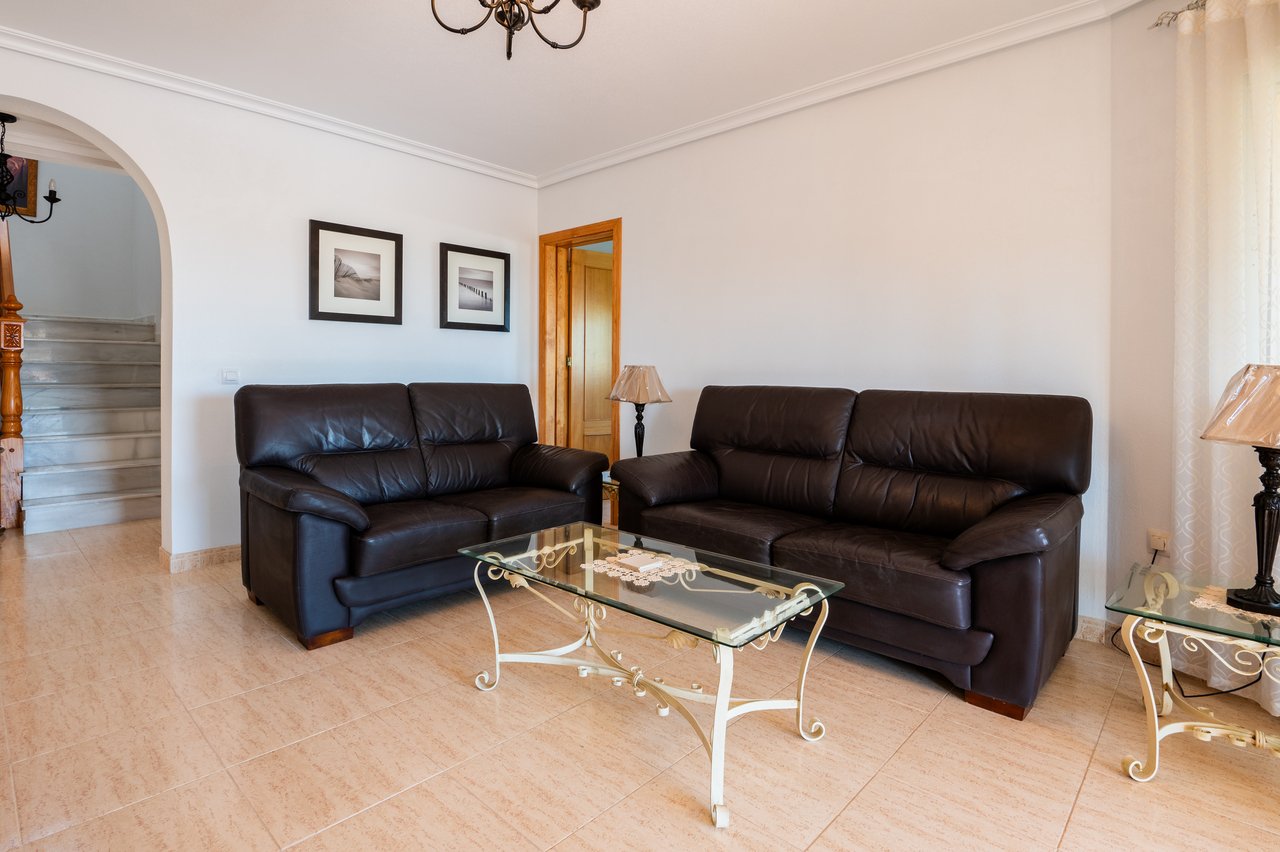 Villa i Algorfa, Alicante, Spanien 4 sovrum, 228 kvm. Nr. 84348