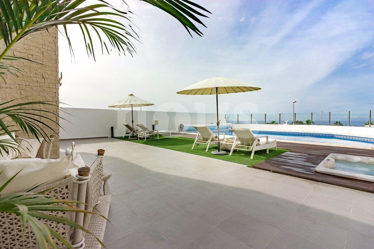 Villa in Adeje, Tenerife, Spanien 3 Schlafzimmer, 250 m2 Nr. 109824