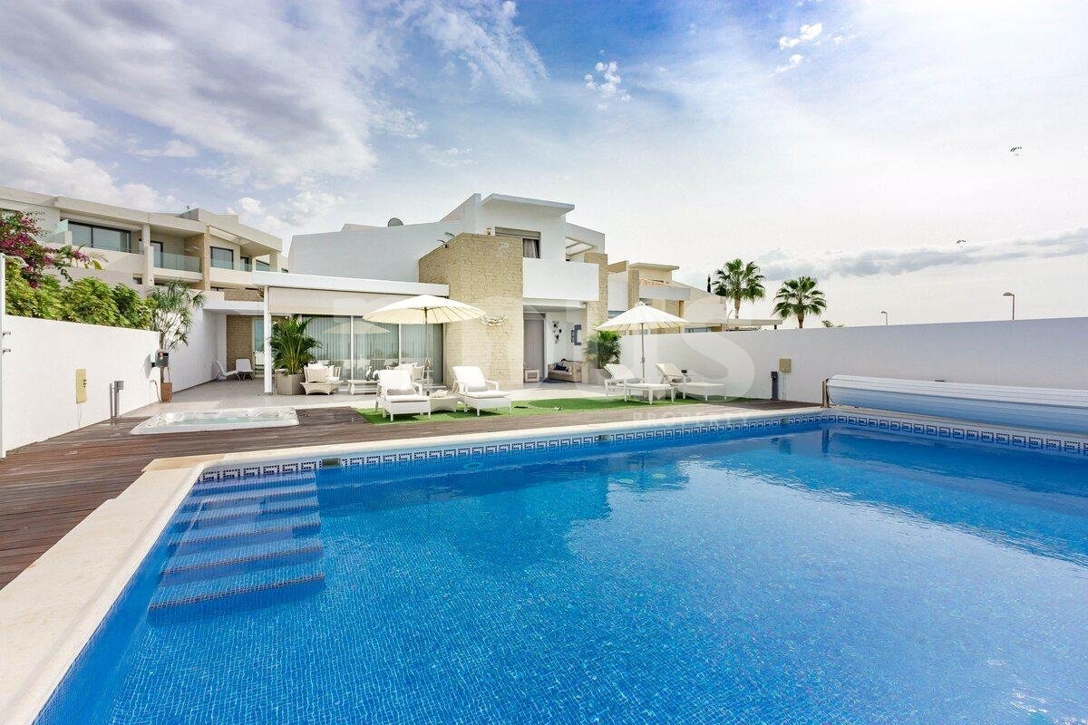 Villa in Adeje, Tenerife, Spanien 3 Schlafzimmer, 250 m2 Nr. 109824