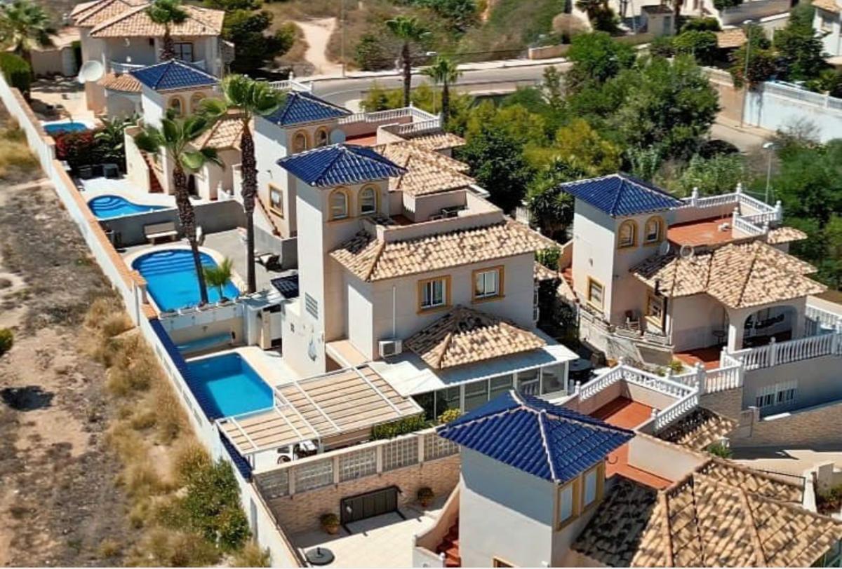 Huvila Playa Flamenca II, Alicante, Espanja 4 makuuhuonetta,  No. 91989