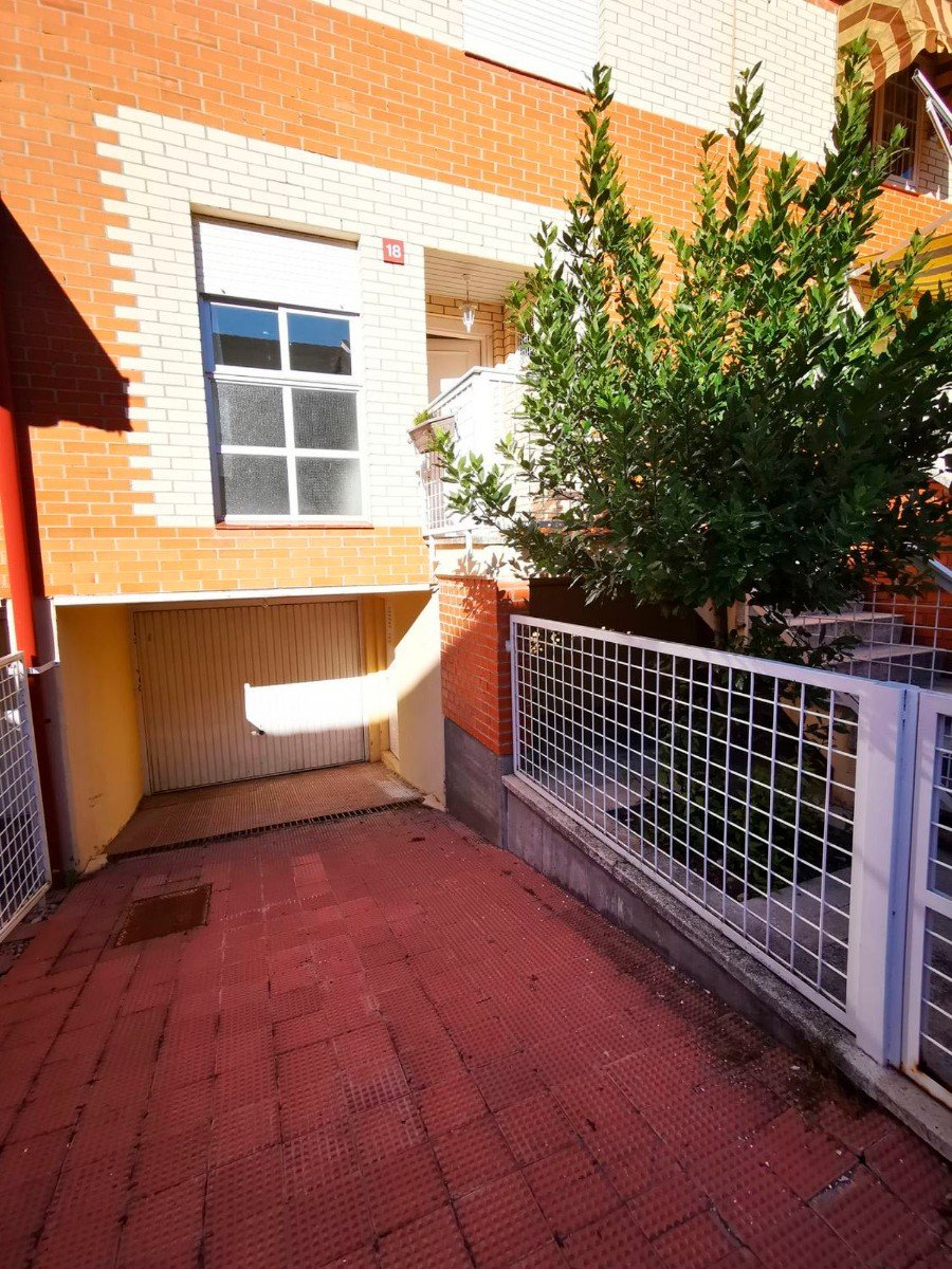 Tvåvåningslägenhet i Madrid, Spanien 4 sovrum, 216 kvm. Nr. 59147