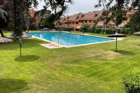 Duplex in Madrid, Spain 6 bedrooms, 285 sq.m. No. 59148