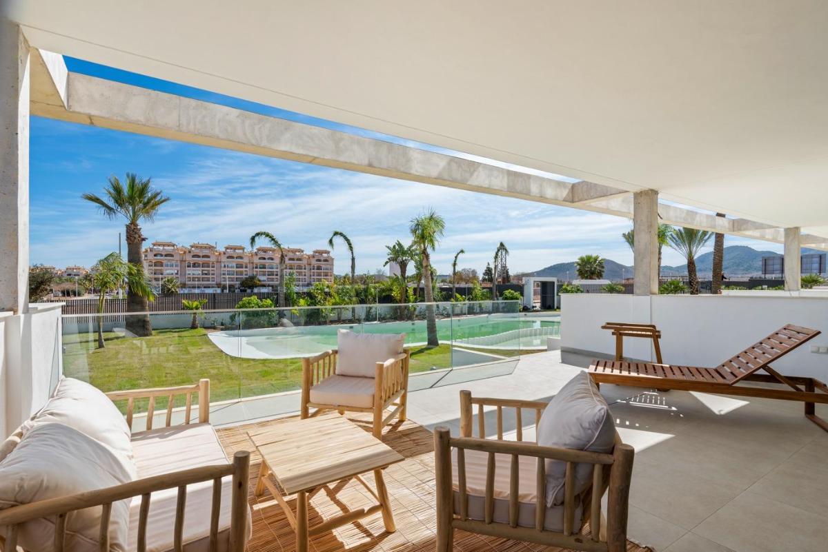 Penthouse in La Manga del Mar Menor, Murcia, Spain 2 bedrooms, 112 sq.m. No. 112849