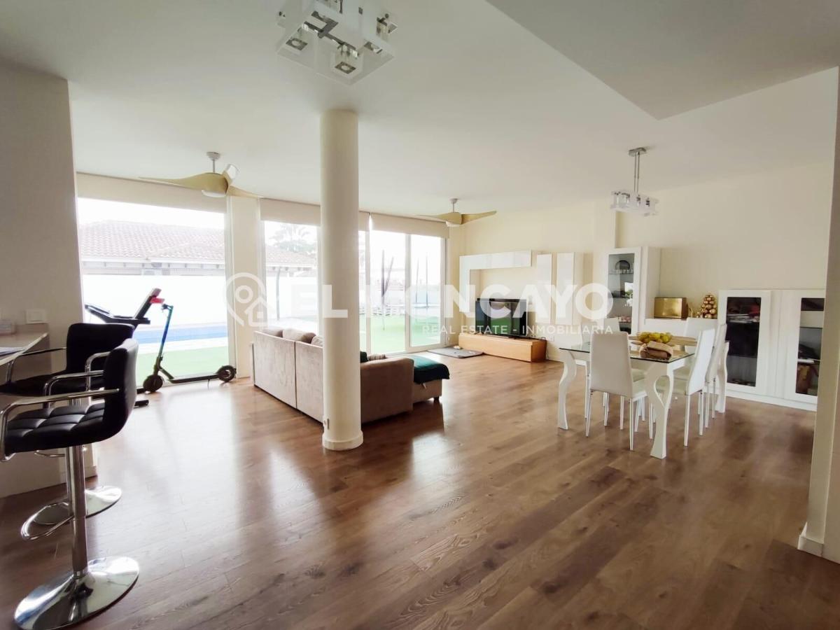 Villa in San Fulgencio, Alicante, Spain 9 bedrooms, 354 sq.m. No. 112848