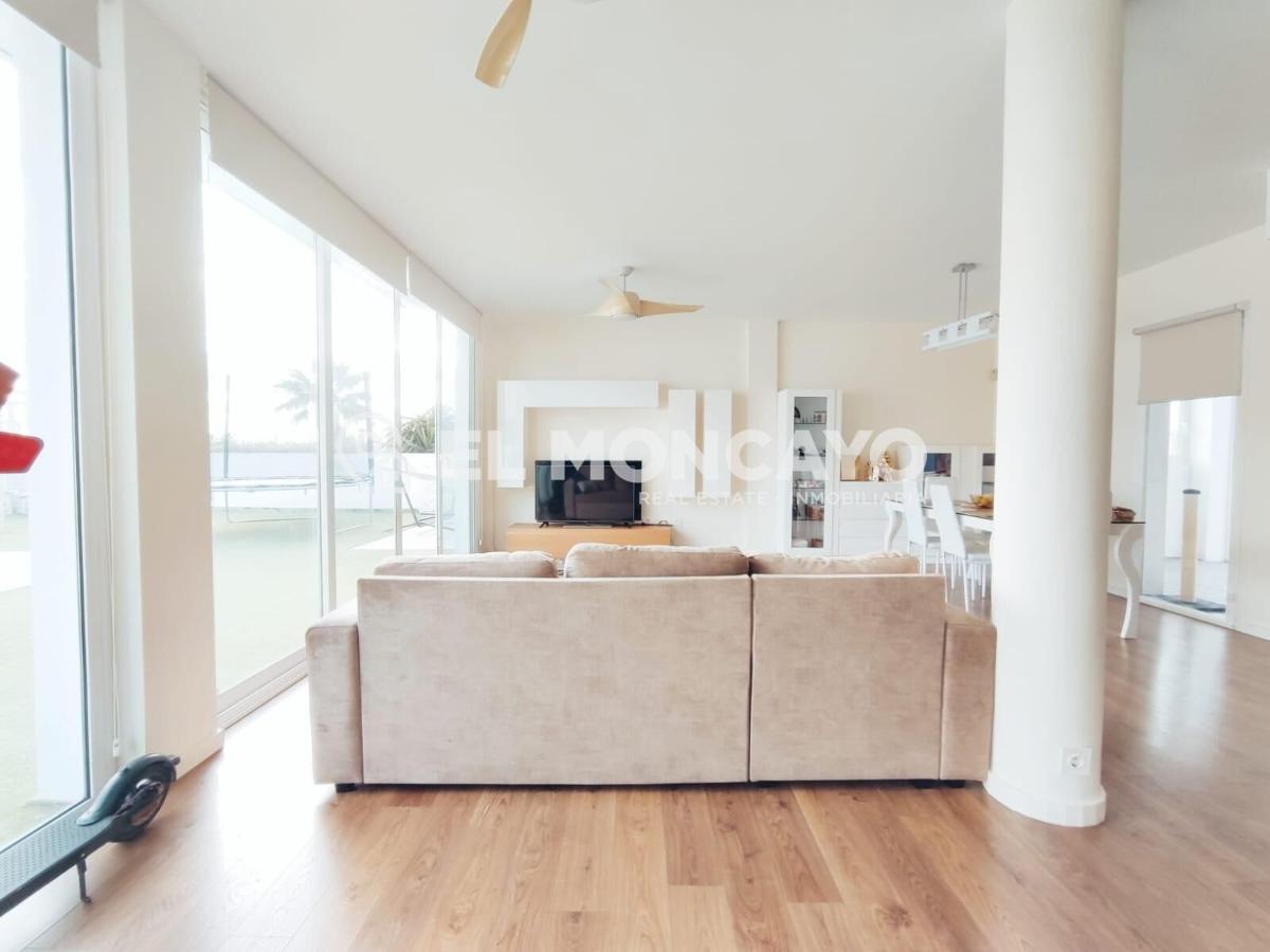 Villa in San Fulgencio, Alicante, Spain 9 bedrooms, 354 sq.m. No. 112848