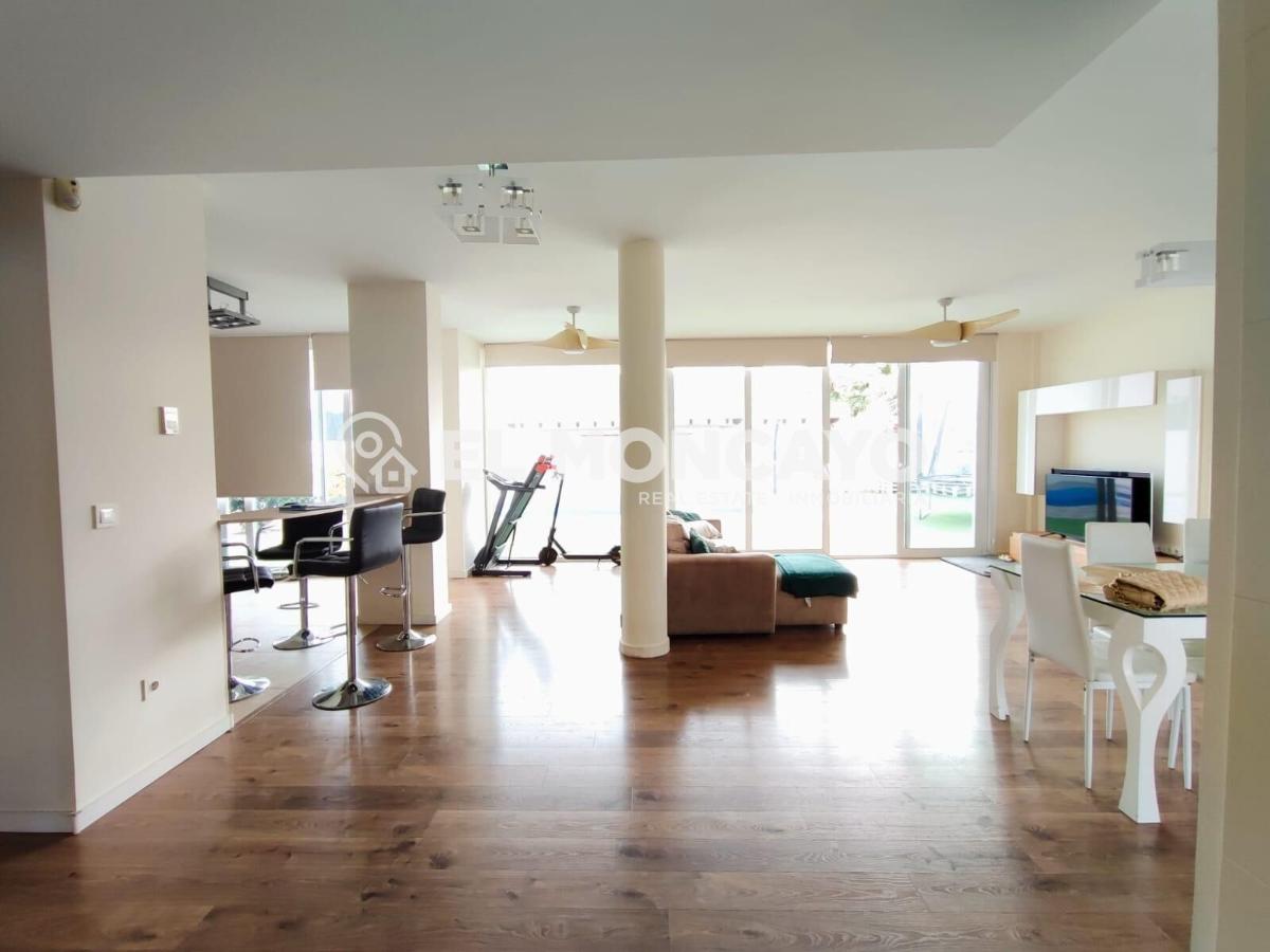 Villa in San Fulgencio, Alicante, Spain 9 bedrooms, 354 sq.m. No. 112848