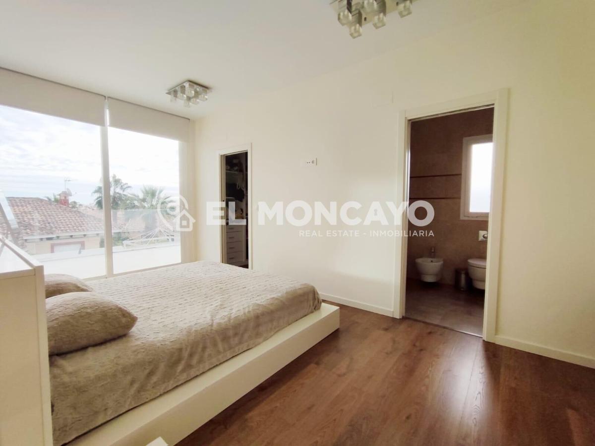 Villa in San Fulgencio, Alicante, Spain 9 bedrooms, 354 sq.m. No. 112848