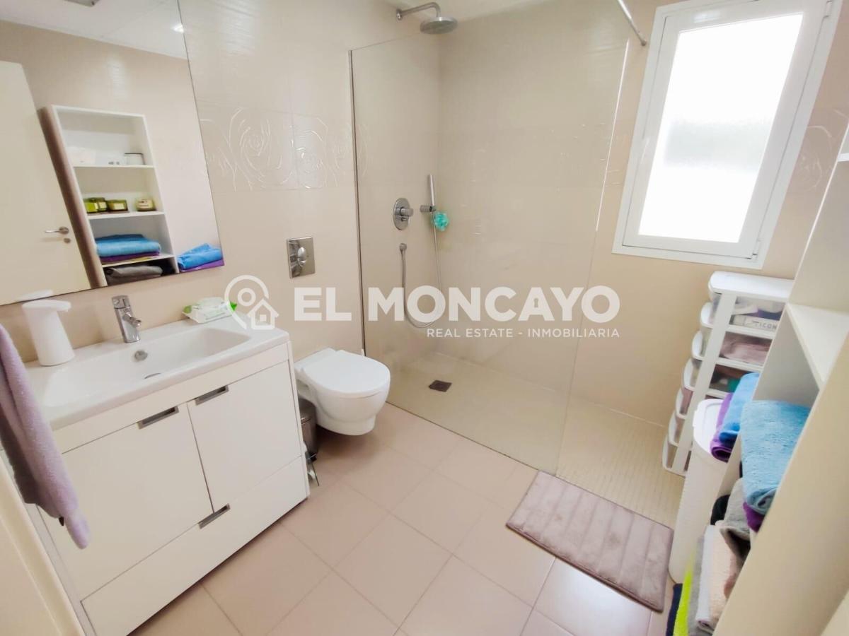 Villa in San Fulgencio, Alicante, Spain 9 bedrooms, 354 sq.m. No. 112848