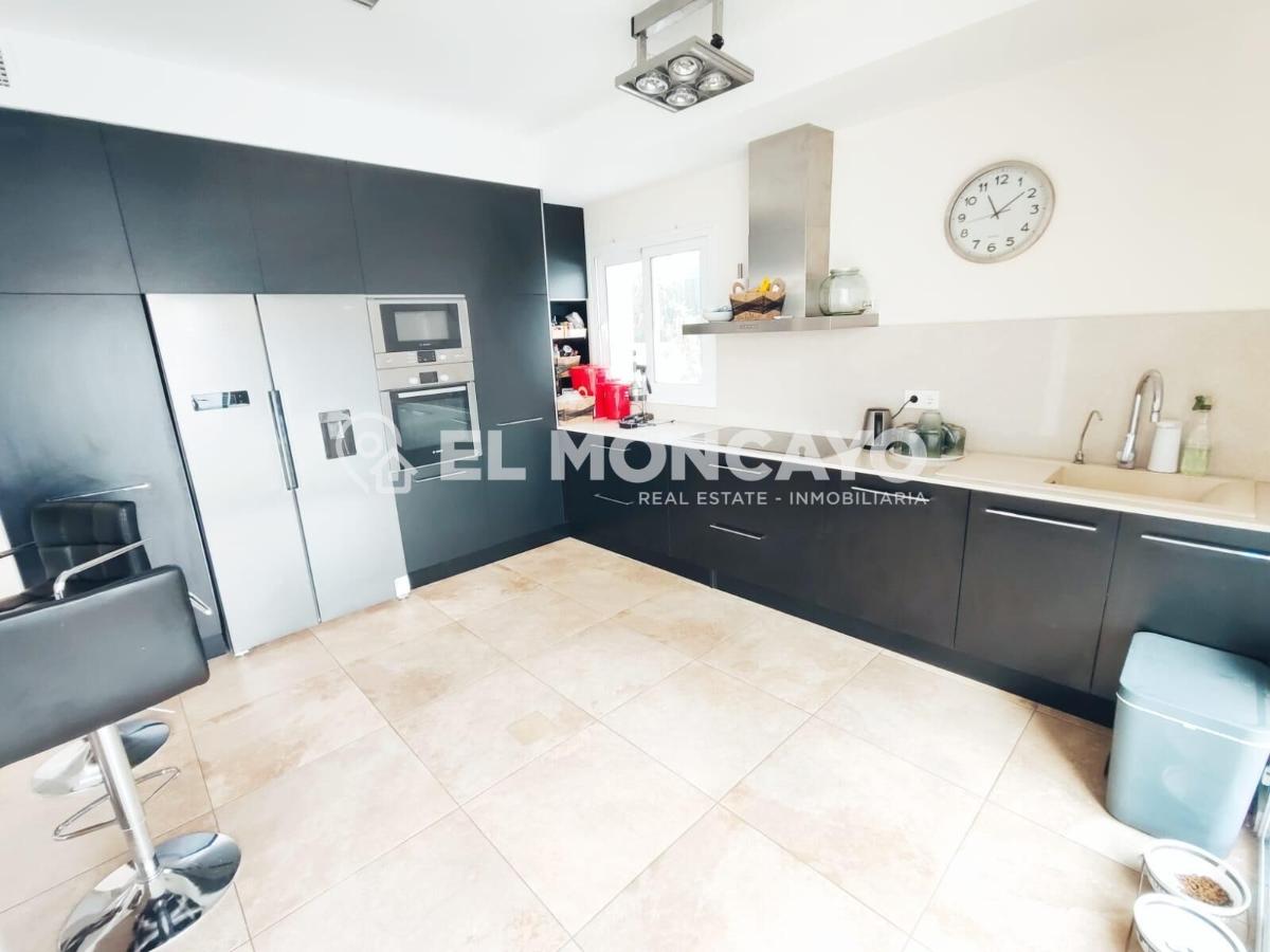 Villa in San Fulgencio, Alicante, Spain 9 bedrooms, 354 sq.m. No. 112848