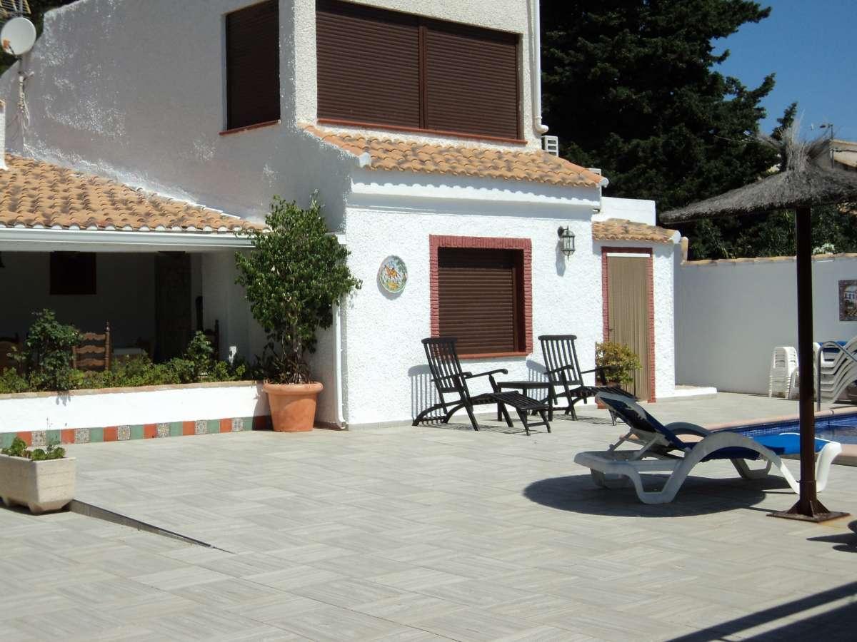Huvila Alicante, Espanja 9 makuuhuonetta, 221 m2 No. 98498