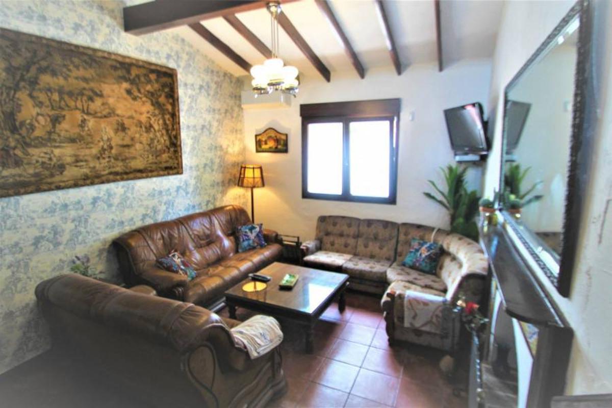 Huvila Alicante, Espanja 9 makuuhuonetta, 221 m2 No. 98498