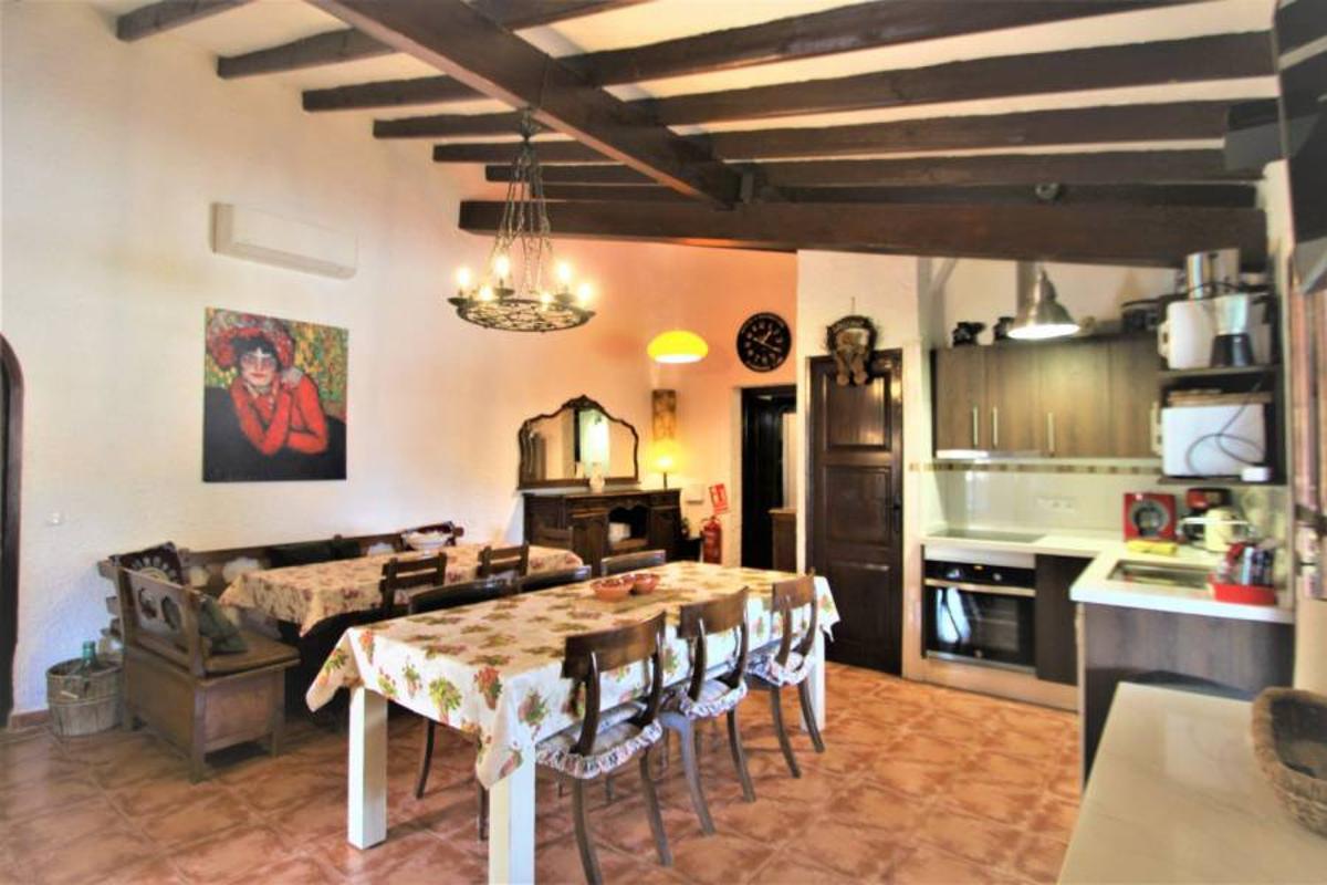 Huvila Alicante, Espanja 9 makuuhuonetta, 221 m2 No. 98498