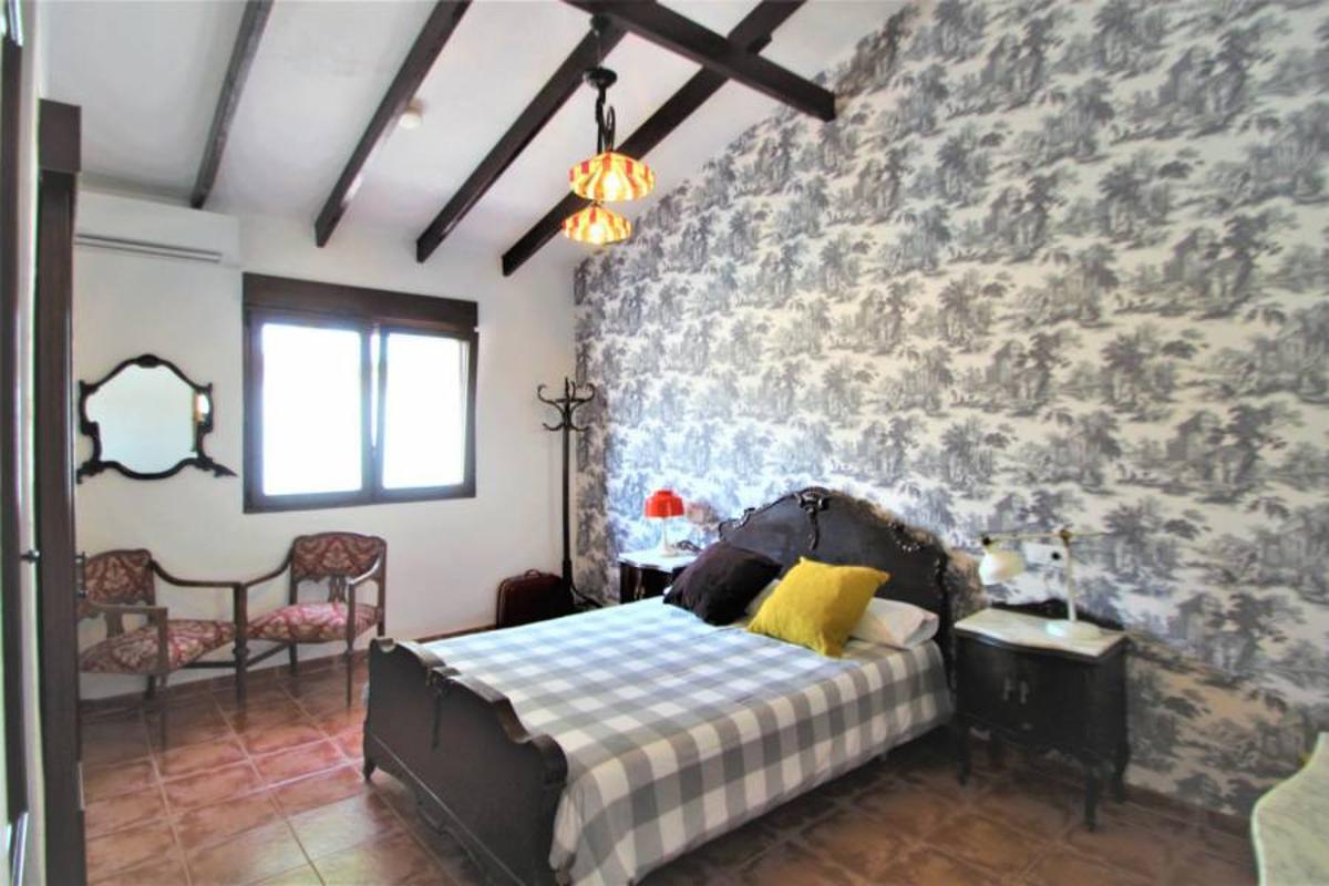 Huvila Alicante, Espanja 9 makuuhuonetta, 221 m2 No. 98498