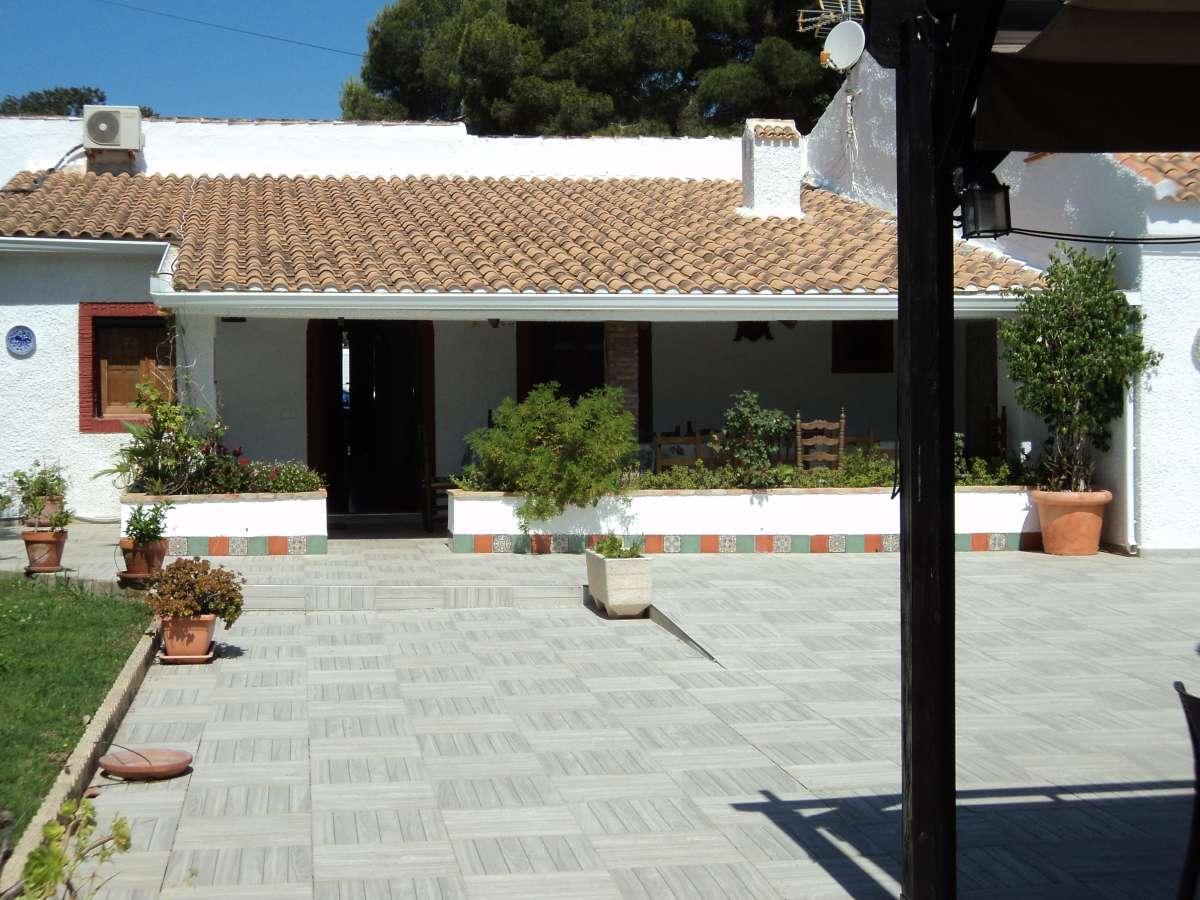 Huvila Alicante, Espanja 9 makuuhuonetta, 221 m2 No. 98498