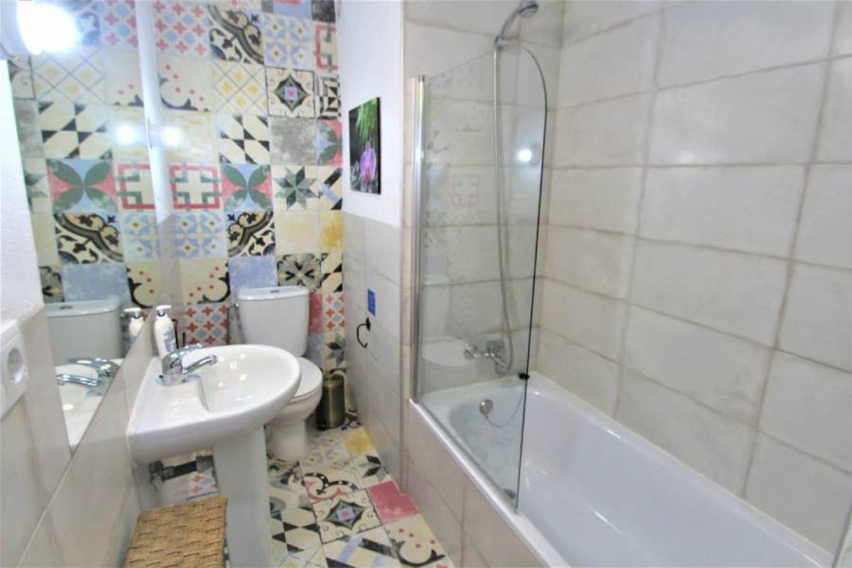 Huvila Alicante, Espanja 9 makuuhuonetta, 221 m2 No. 98498