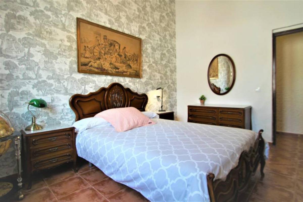 Huvila Alicante, Espanja 9 makuuhuonetta, 221 m2 No. 98498