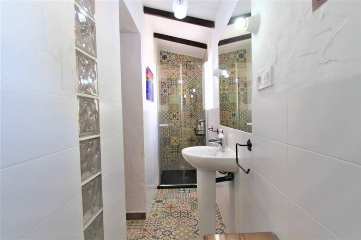 Huvila Alicante, Espanja 9 makuuhuonetta, 221 m2 No. 98498