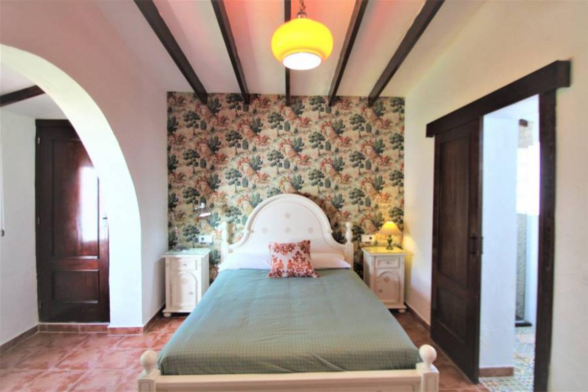 Huvila Alicante, Espanja 9 makuuhuonetta, 221 m2 No. 98498