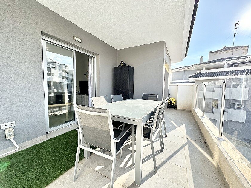 Apartamento en Villamartin, Alicante, España 2 dormitorios, 70 m2 No. 111337