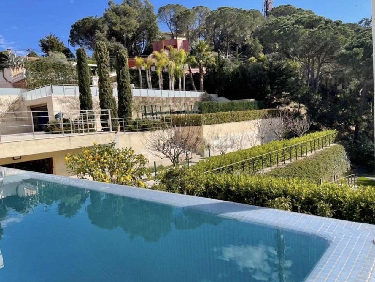 Hus i Lloret de Mar, Girona, Spanien 6 sovrum, 681 kvm. Nr. 100478