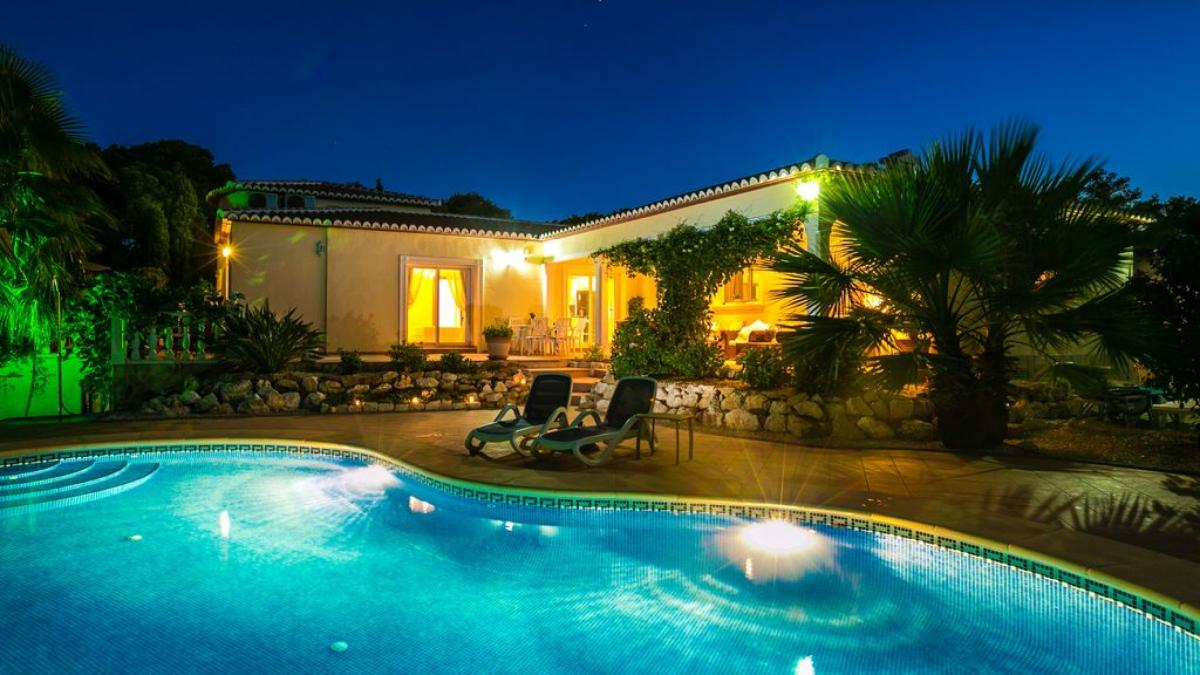 Villa a Javea, Alicante, Spagna 5 camere da letto, 333 mq. N° 113077