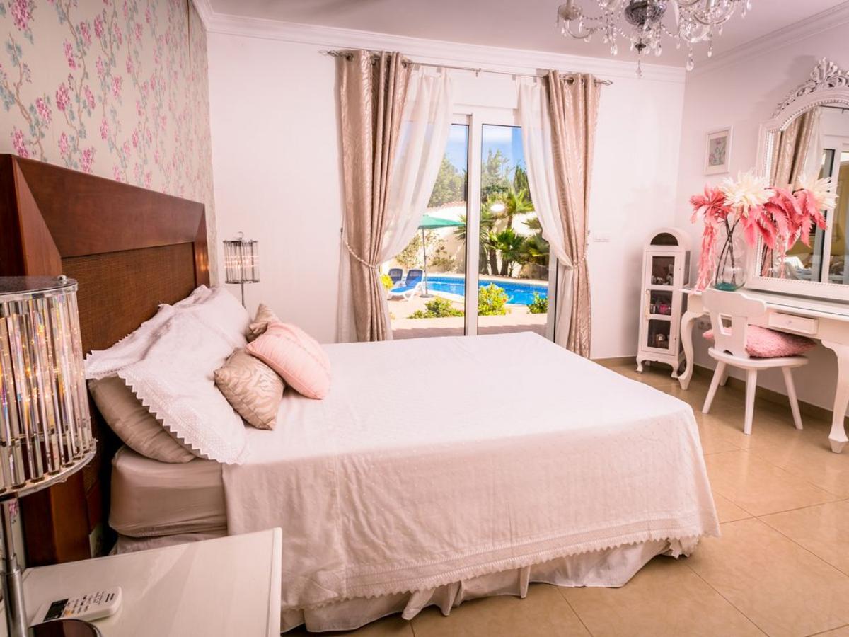 Villa a Javea, Alicante, Spagna 5 camere da letto, 333 mq. N° 113077