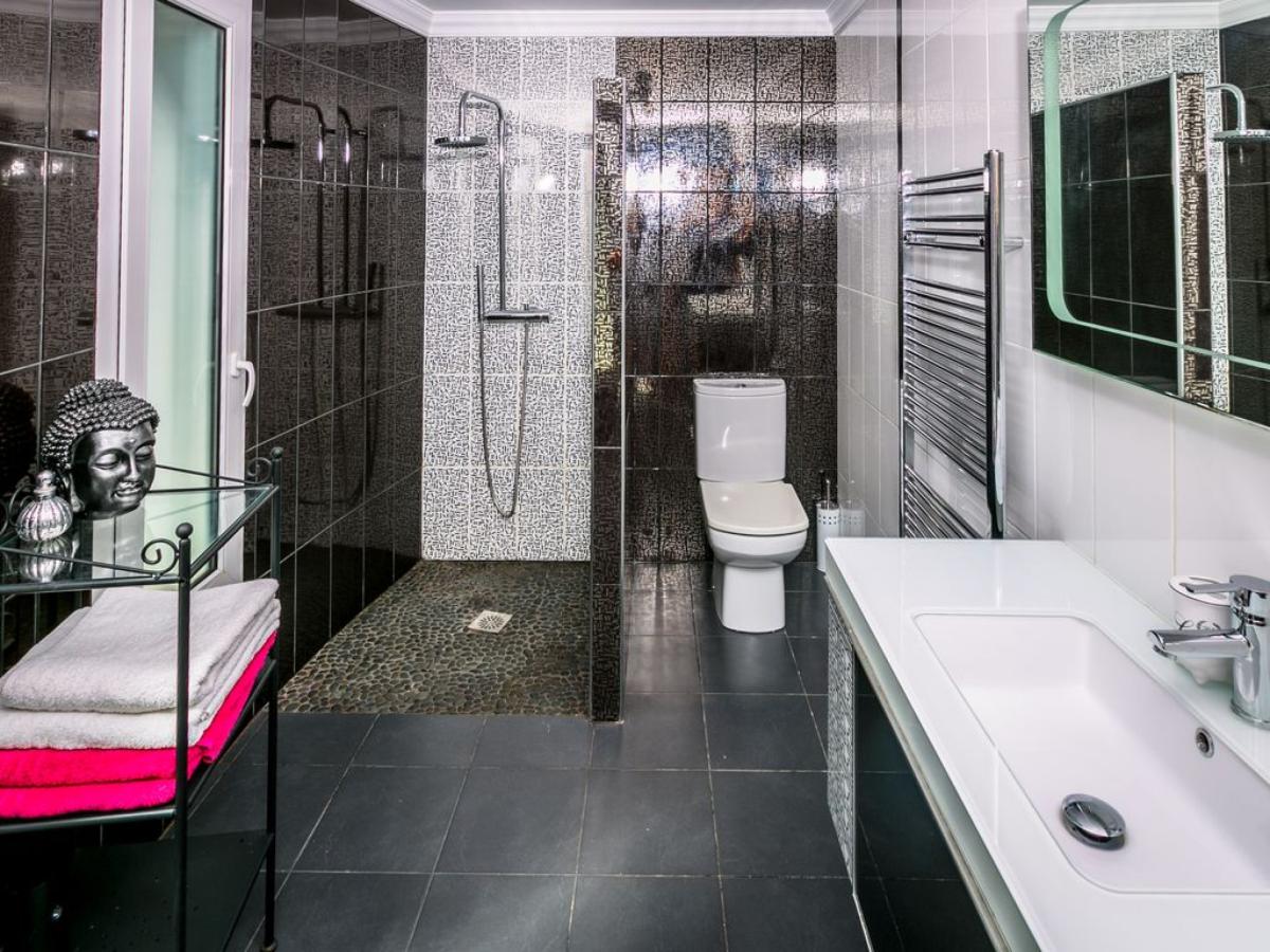 Villa a Javea, Alicante, Spagna 5 camere da letto, 333 mq. N° 113077