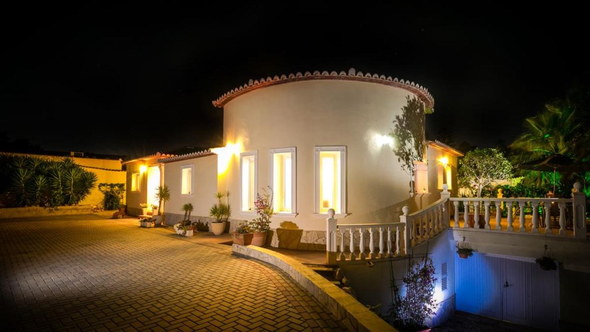 Villa a Javea, Alicante, Spagna 5 camere da letto, 333 mq. N° 113077